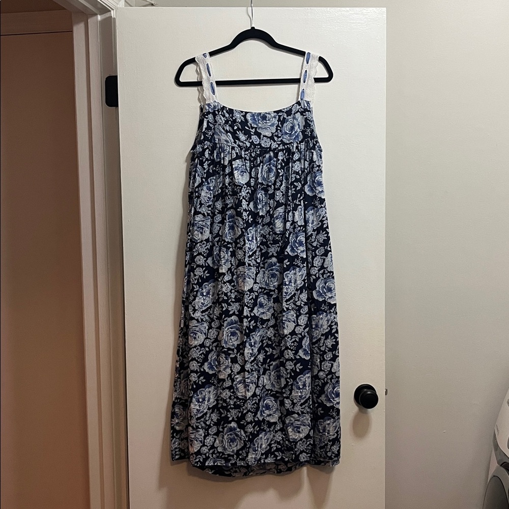 100% Cotton Navy Blue Floral Nightgown Nightdress with Ribbon and Lace Details - Picture 5 of 6